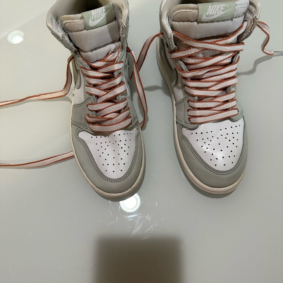 Nike Air Jordan 1 High OG Seafoam size 3 youth - Picture 3 of 8